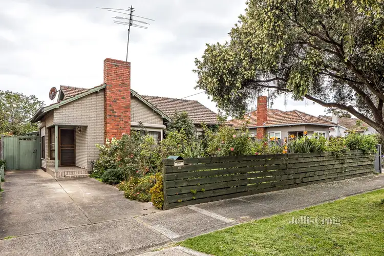 6 Hutchison Place, Coburg VIC 3058