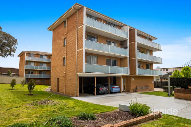 10/11 Mckeahnie Street, Crestwood NSW 2620