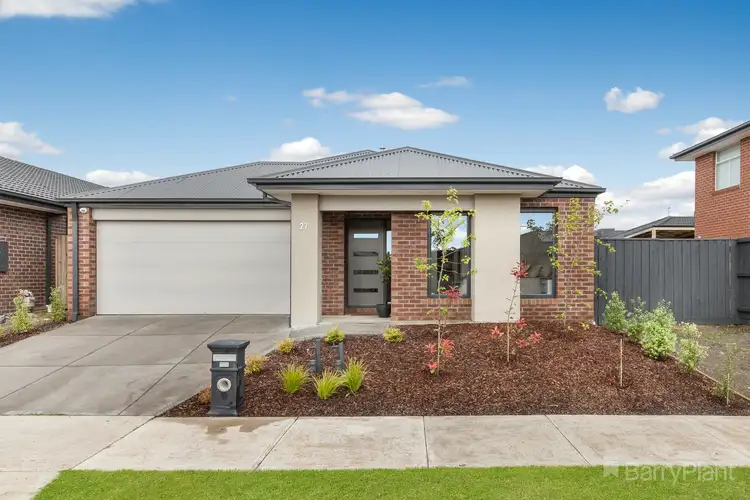 27 Clarendon Cres, Wallan VIC 3756