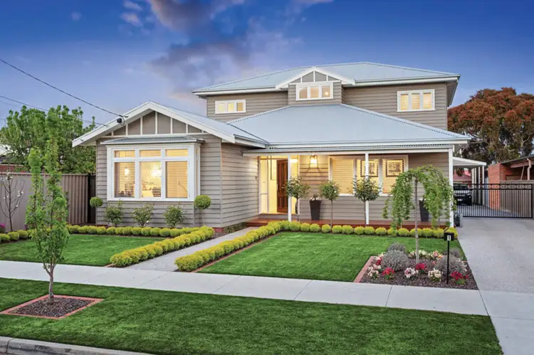 1 El Ramleh Avenue, Wendouree VIC 3355