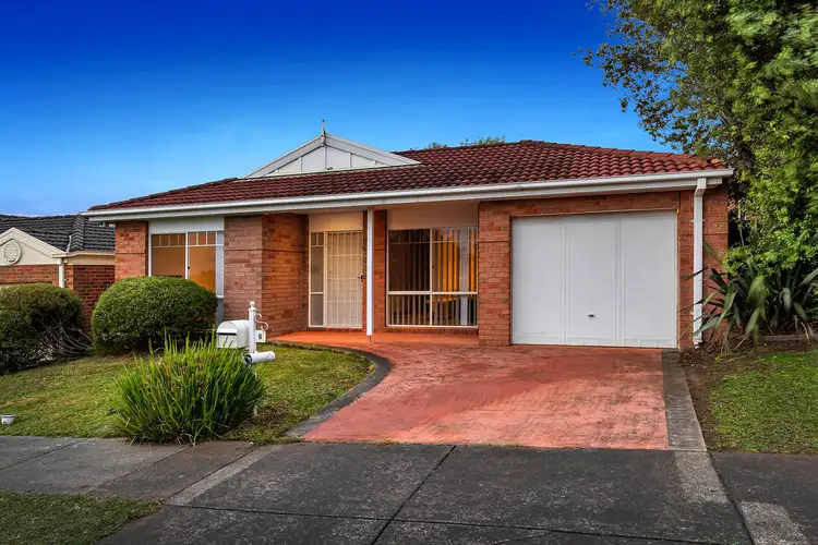 6 Augustus Drive, Berwick VIC 3806