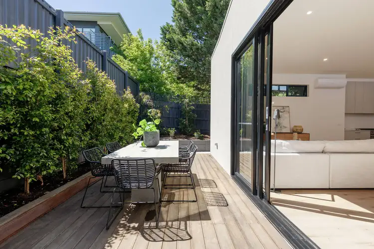 2/11 Cornell Street, Camberwell VIC 3124
