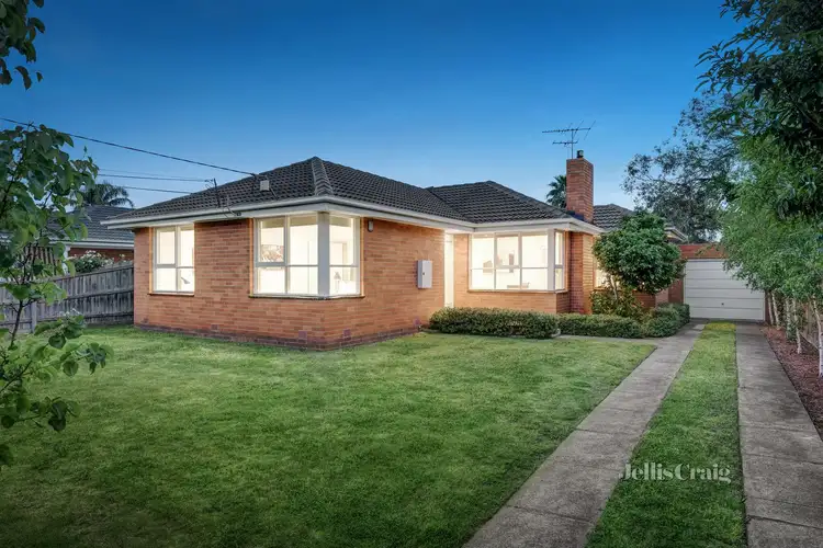 18 Pasadena Crescent, Bentleigh East VIC 3165
