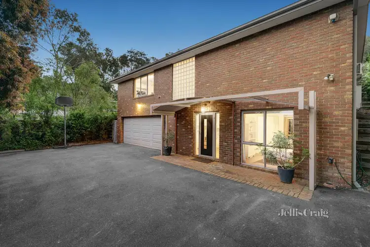 2/25 Storey Avenue, Research VIC 3095