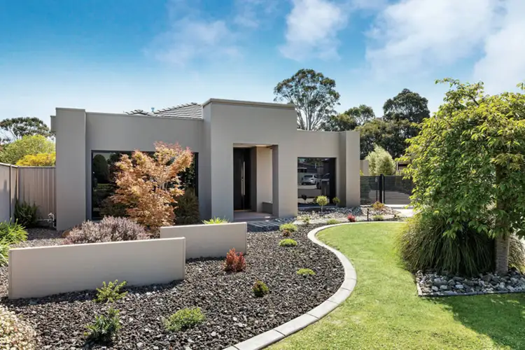 8 Bellview Court, Delacombe VIC 3356