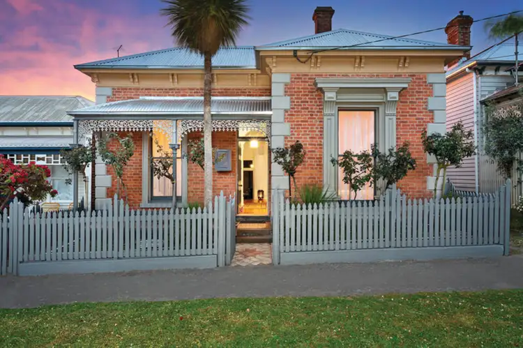 329 Armstrong Street, Soldiers Hill VIC 3350