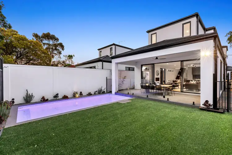 8A Rugby Road, Hughesdale VIC 3166