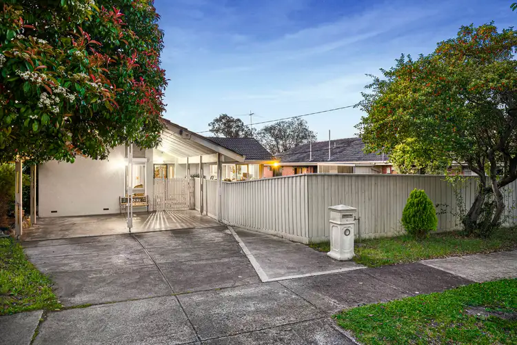 4 Robyn Street, Doncaster VIC 3108