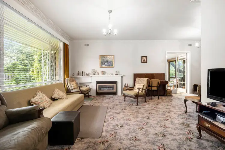 Second view of Homely house listing, 3 Maxine Court, Mount Waverley VIC 3149