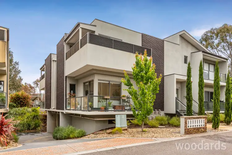 2/26 Diamond Boulevard, Greensborough VIC 3088