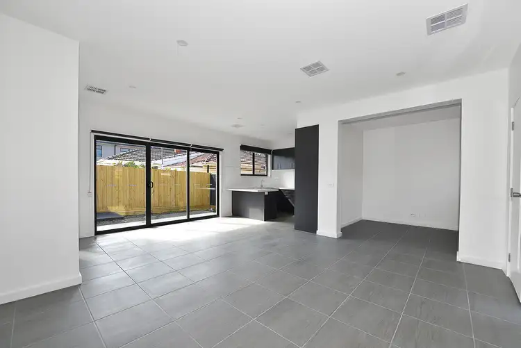 14 Vaynor Street