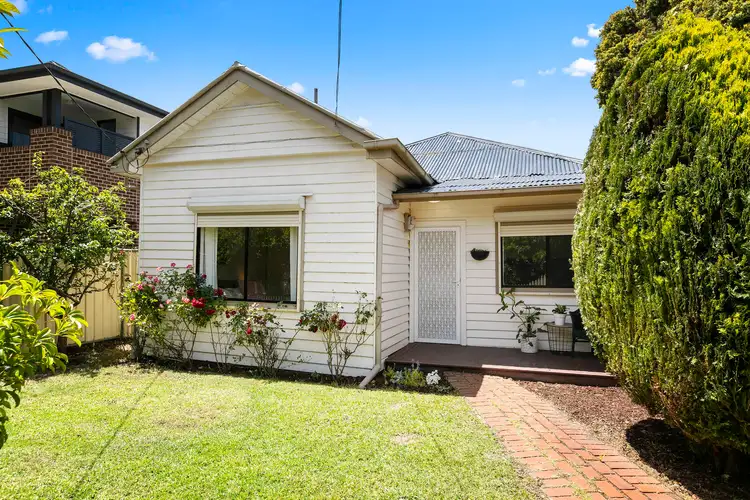 10 Melrose Street, Newport VIC 3015