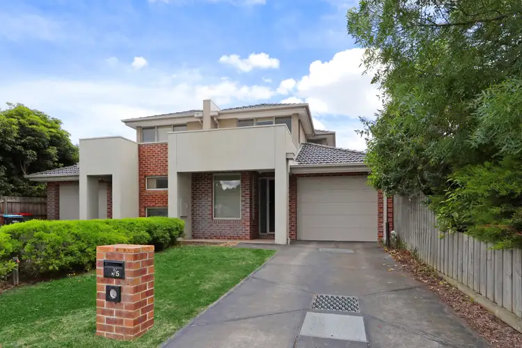 Main view of Homely unit listing, 2/5 O'Connor Road, Knoxfield VIC 3180