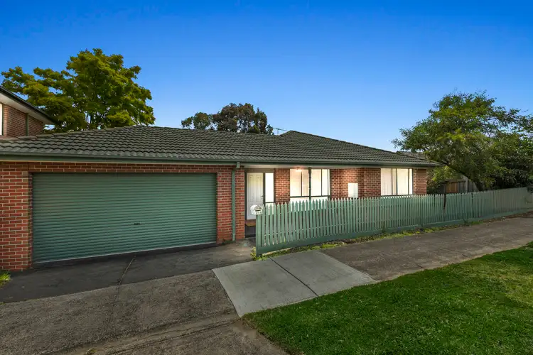 Main view of Homely unit listing, 2/4 Prospect Street, Mount Waverley VIC 3149