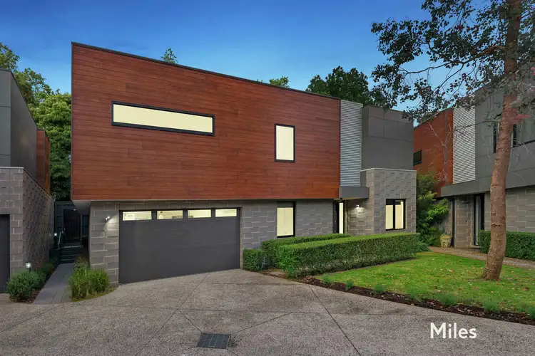 8D John Street, Ivanhoe VIC 3079