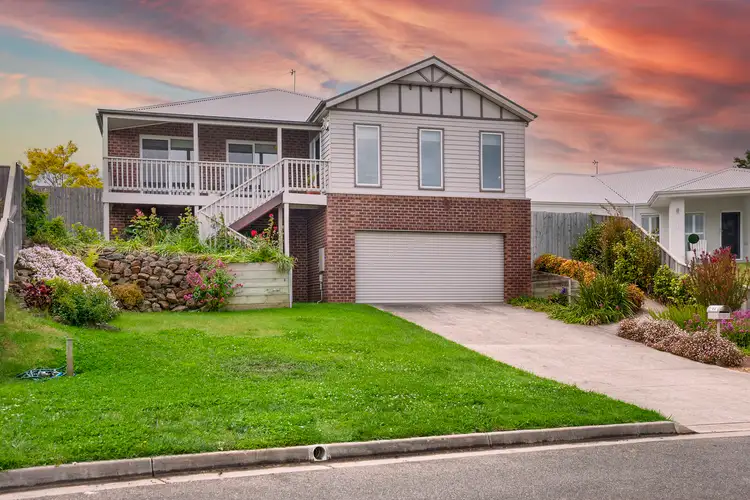 11 Henry Avenue, Mount Clear VIC 3350