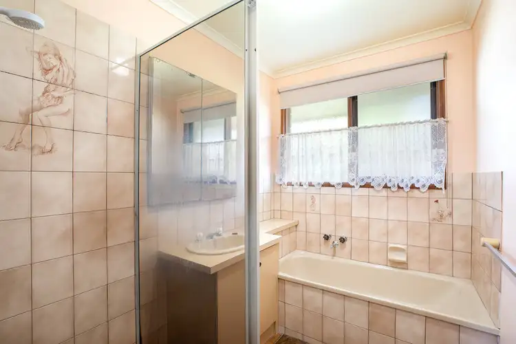 Sixth view of Homely house listing, 10 Owen Court, Sebastopol VIC 3356