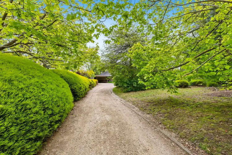 16 Blake Court, Mount Eliza VIC 3930