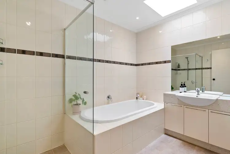 Seventh view of Homely house listing, 2 Koetong Parade, Mount Eliza VIC 3930