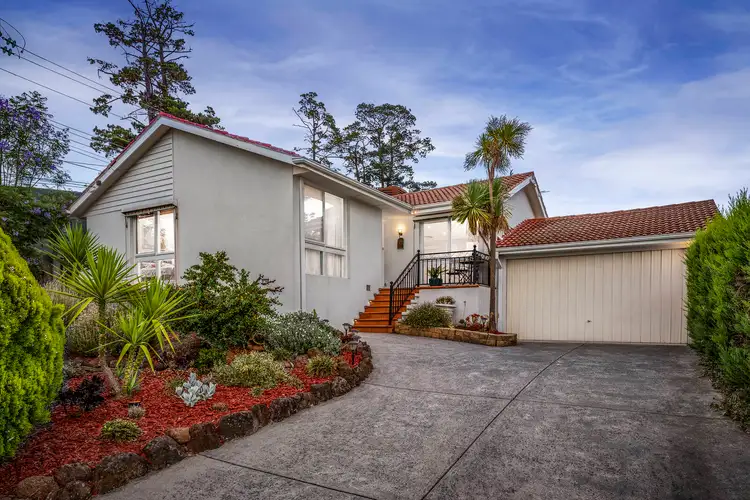 17 Woorarra Avenue, Doncaster East VIC 3109