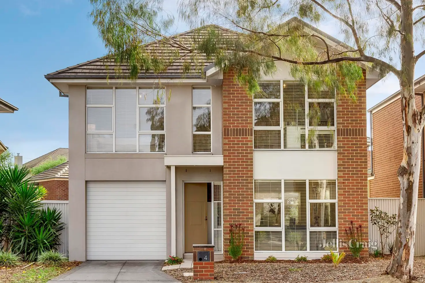 Main view of Homely townhouse listing, 4 Pebble Beach Place, Heatherton VIC 3202