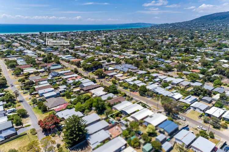 174 Eighth Avenue, Rosebud VIC 3939