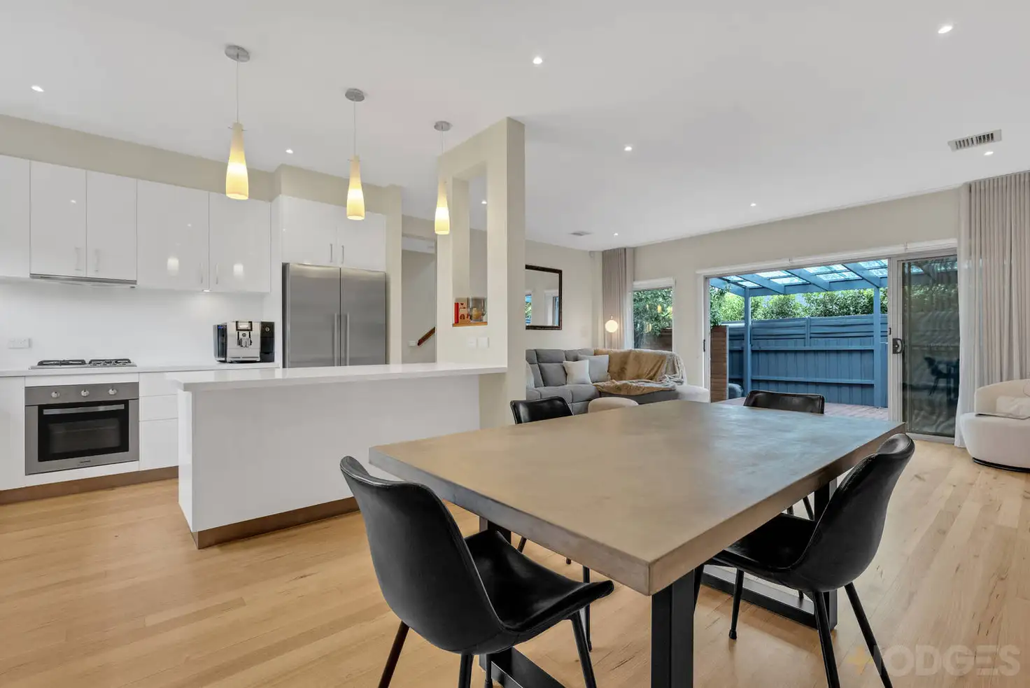 Main view of Homely townhouse listing, 2/295 Bay Road, Cheltenham VIC 3192