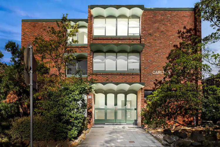 19/12 Garton Street, Carlton North VIC 3054