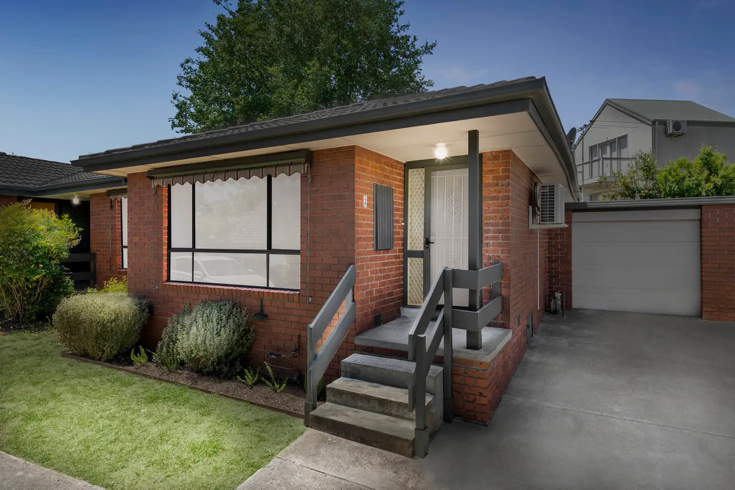 Main view of Homely unit listing, 2/11 Grenfell Road, Mount Waverley VIC 3149