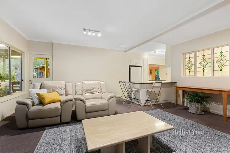 Fifth view of Homely house listing, 2 Halley Court, Bentleigh VIC 3204