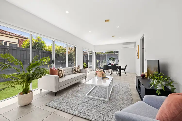 2/77 Burlington Street, Oakleigh VIC 3166