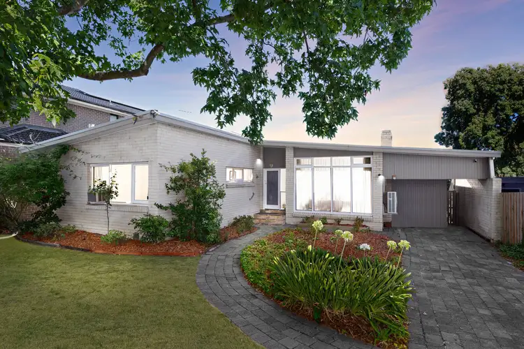 11 Murray Drive, Burwood VIC 3125