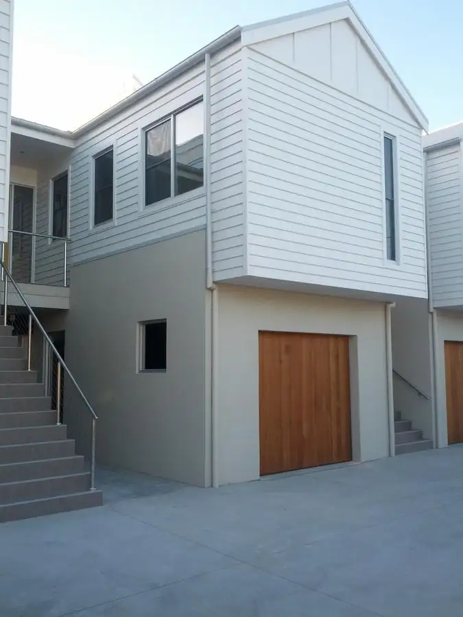 86 Hitchcock Avenue