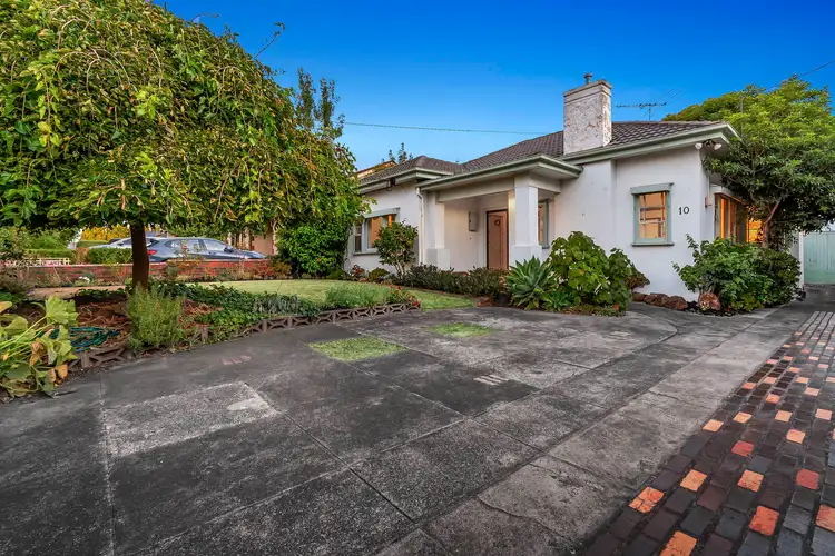 10 Dumblane Street, Hughesdale VIC 3166
