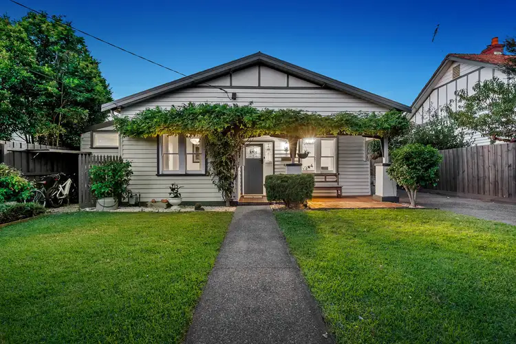 71 Carlisle Crescent, Hughesdale VIC 3166
