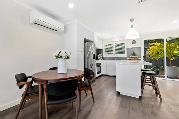 Sixth view of Homely unit listing, 2/69 Ashburn Grove, Ashburton VIC 3147