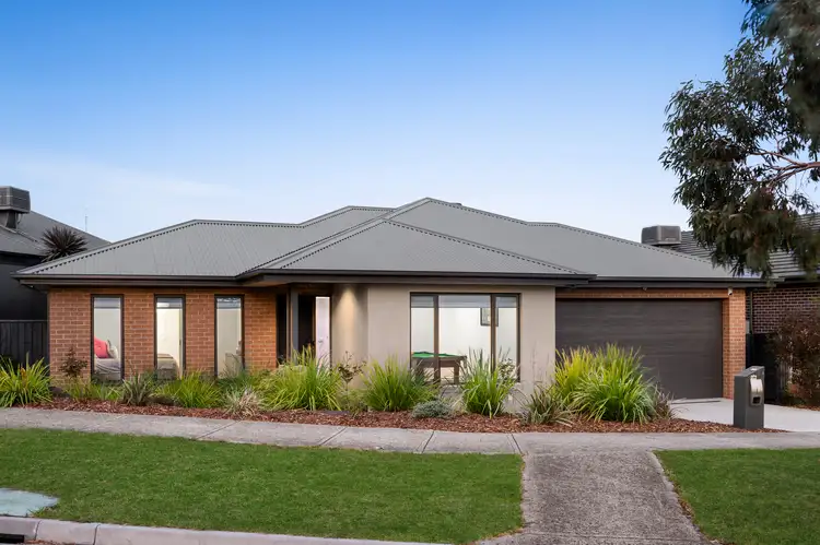 18 Eagle Boulevard, Doreen VIC 3754