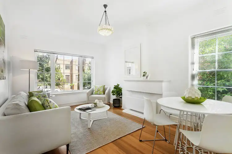 2/39 Eildon Road, St Kilda VIC 3182