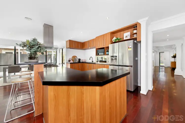Fifth view of Homely house listing, 10 Reys Close, Mordialloc VIC 3195