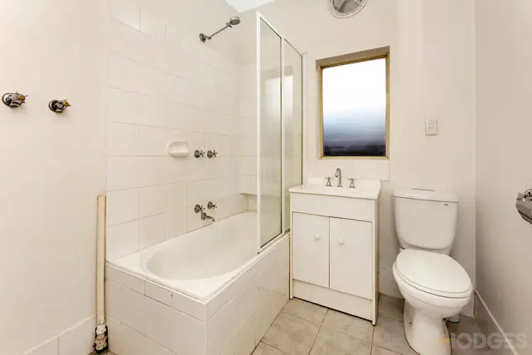 Sixth view of Homely apartment listing, 2/28 Warrigal Road, Parkdale VIC 3195