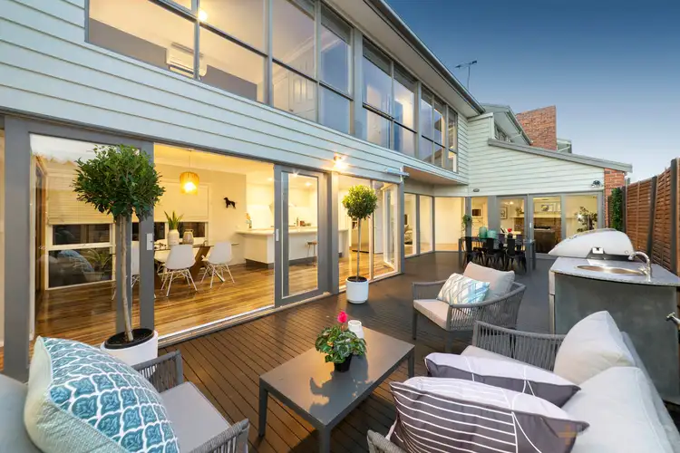 21 McIndoe Parade, Parkdale VIC 3195