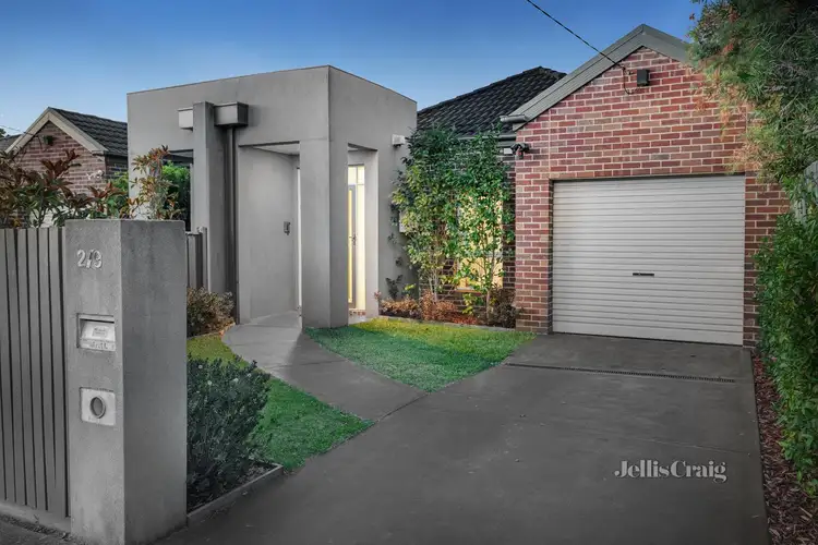 Main view of Homely townhouse listing, 2/9 Clairmont Avenue, Bentleigh VIC 3204