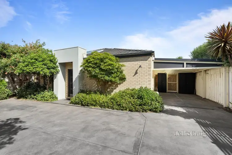 Main view of Homely townhouse listing, 2/96 Castlewood Street, Bentleigh East VIC 3165
