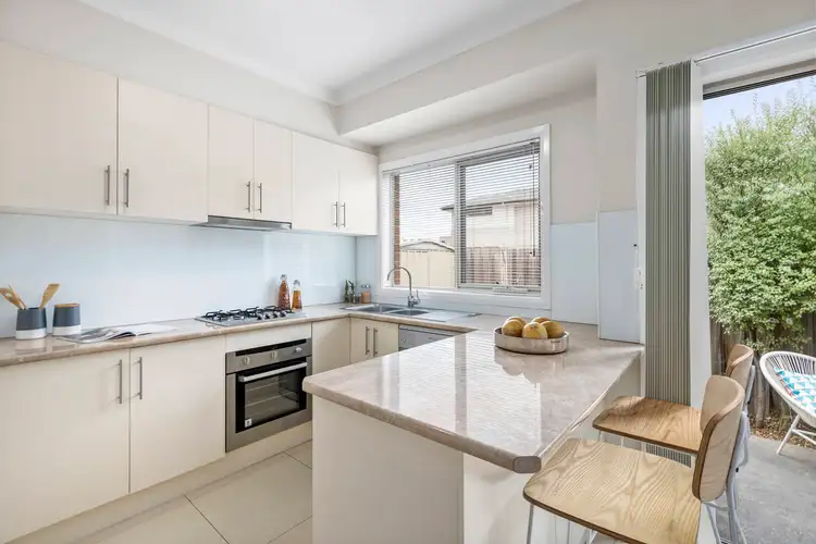 2/104 Normanby Avenue, Thornbury VIC 3071