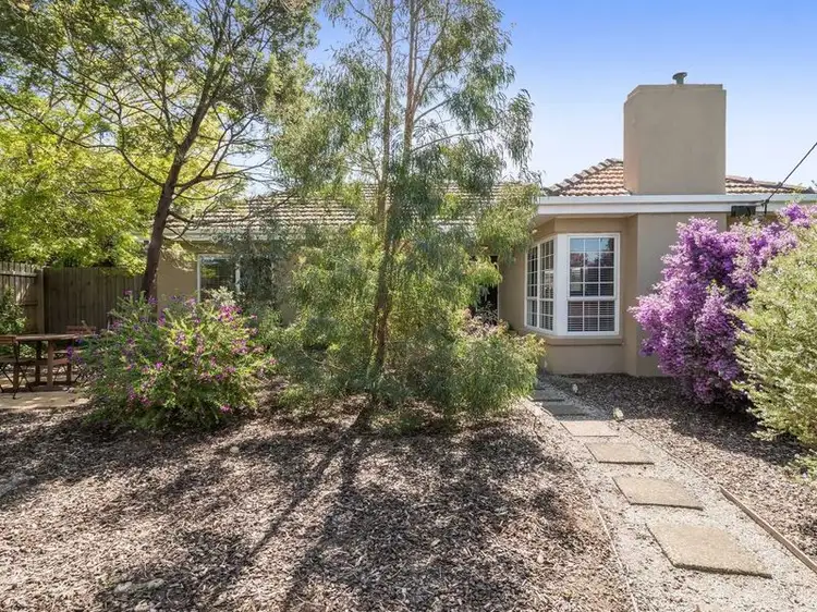 40 Ruthven Street, Macleod VIC 3085