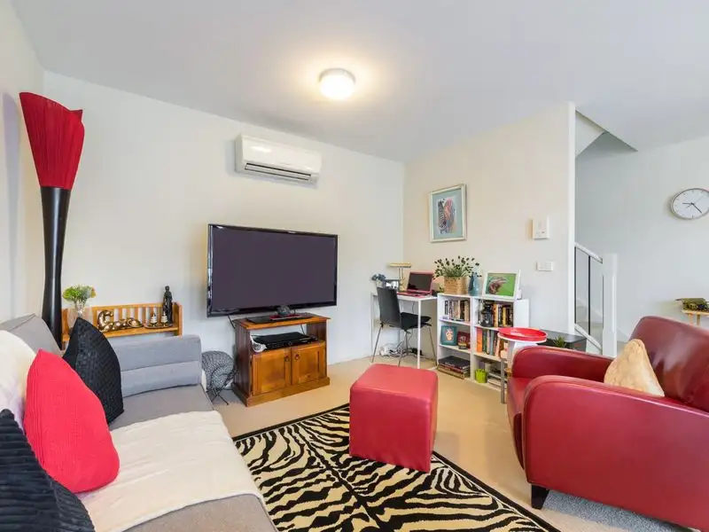 Main view of Homely unit listing, 2/54 Beetham Parade, Rosanna VIC 3084