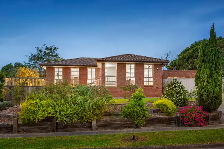 8 Deep Creek Drive, Doncaster East VIC 3109