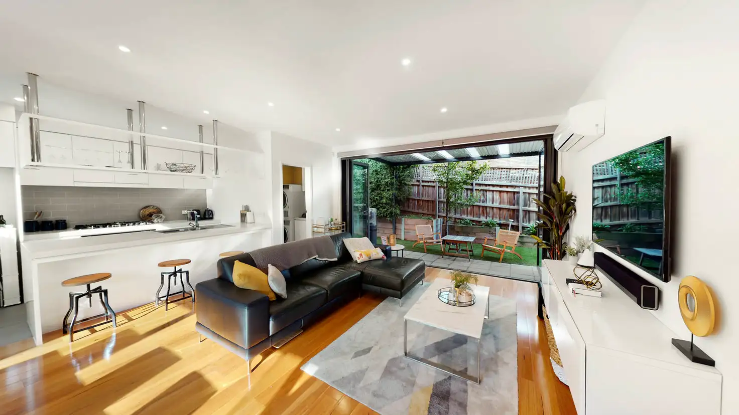 Main view of Homely townhouse listing, 2/18 Lesley Street, Camberwell VIC 3124