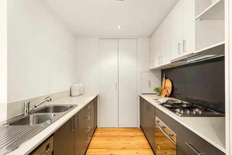 Sixth view of Homely apartment listing, 4/561 Glenferrie Road, Hawthorn VIC 3122