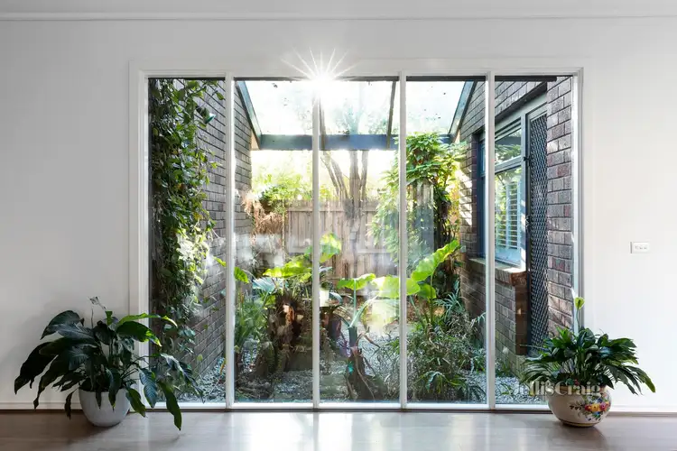 Fifth view of Homely house listing, 8 Gwenda Court, Lower Plenty VIC 3093